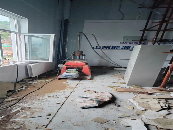 万年地基基础下沉墙体裂缝加固注浆顶升施工