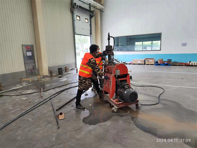 万年厂房地面下沉塌陷注浆加固施工